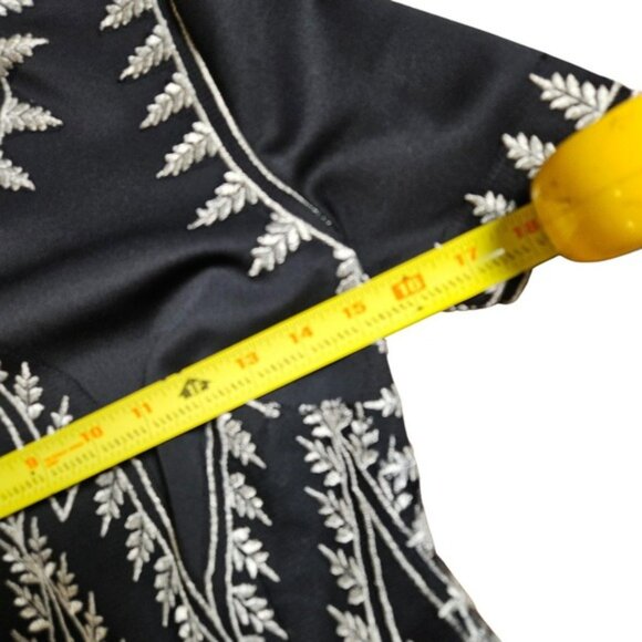 Tadashi Shoji Miles‎ Embroidered Crepe Sheath Dress 8 Bridal Chic Quiet Luxury - Picture 9 of 9